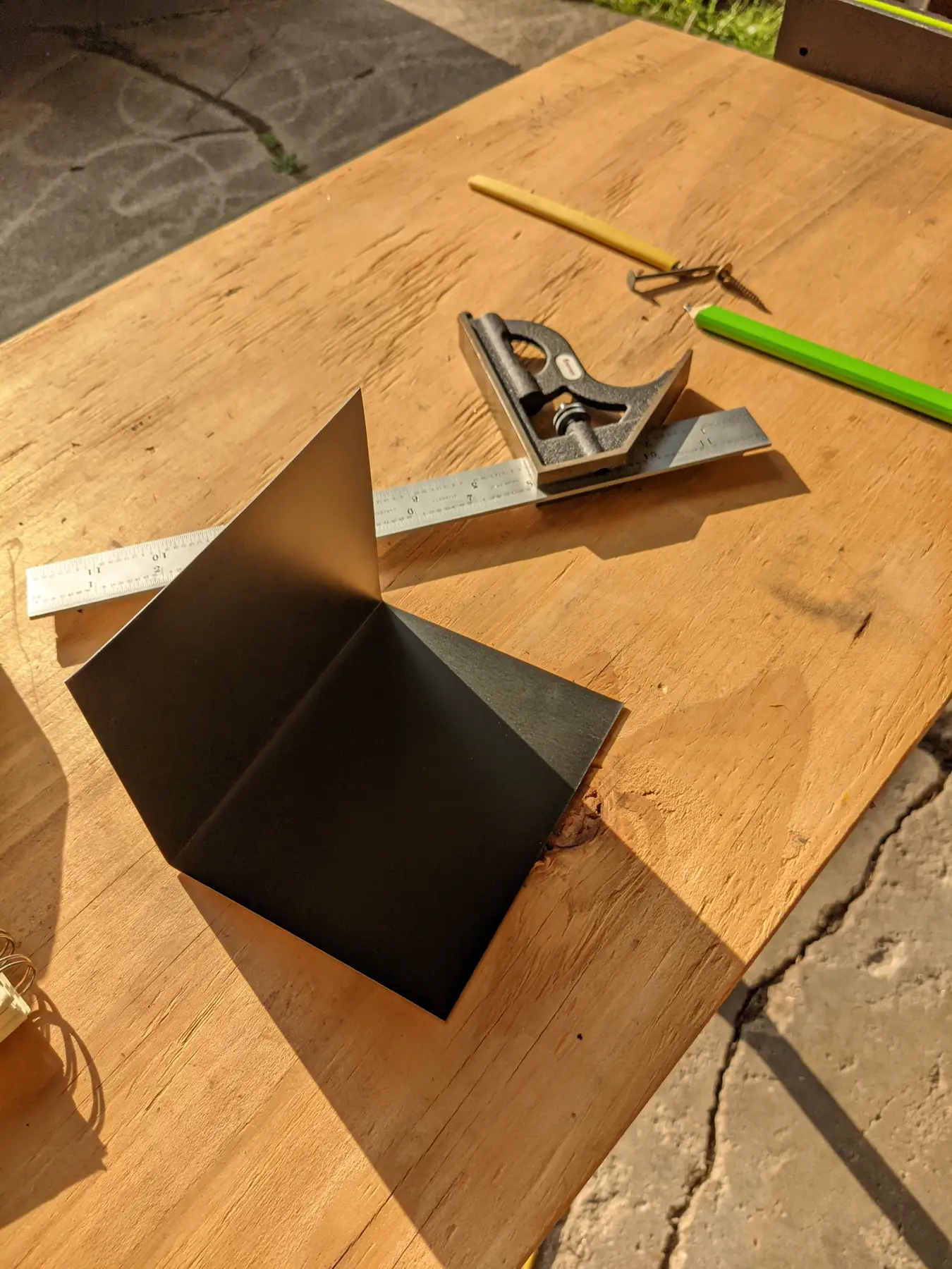 Single folded corner flashing component.