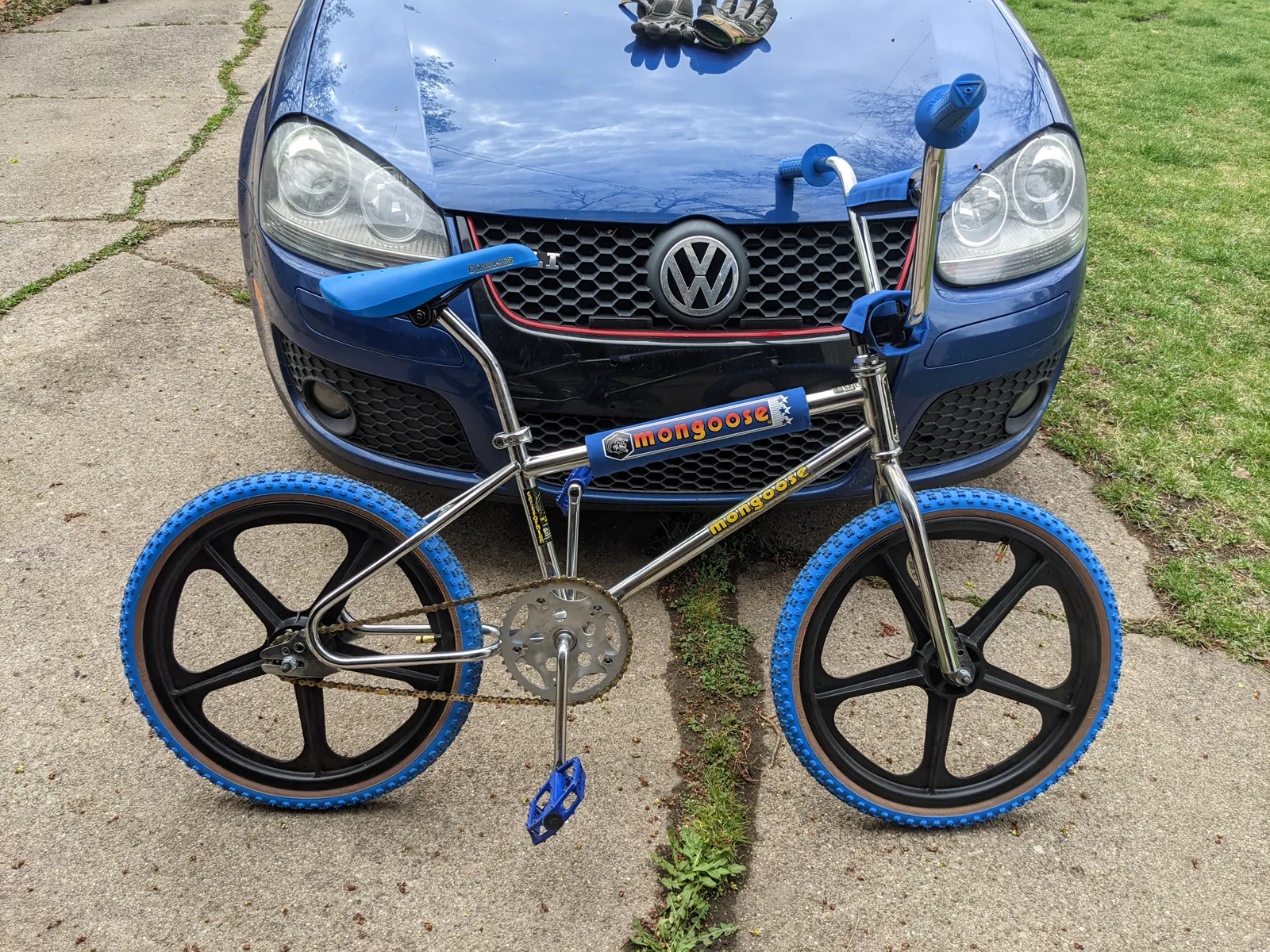 The blue 1985 Mongoose Californian as acquired.