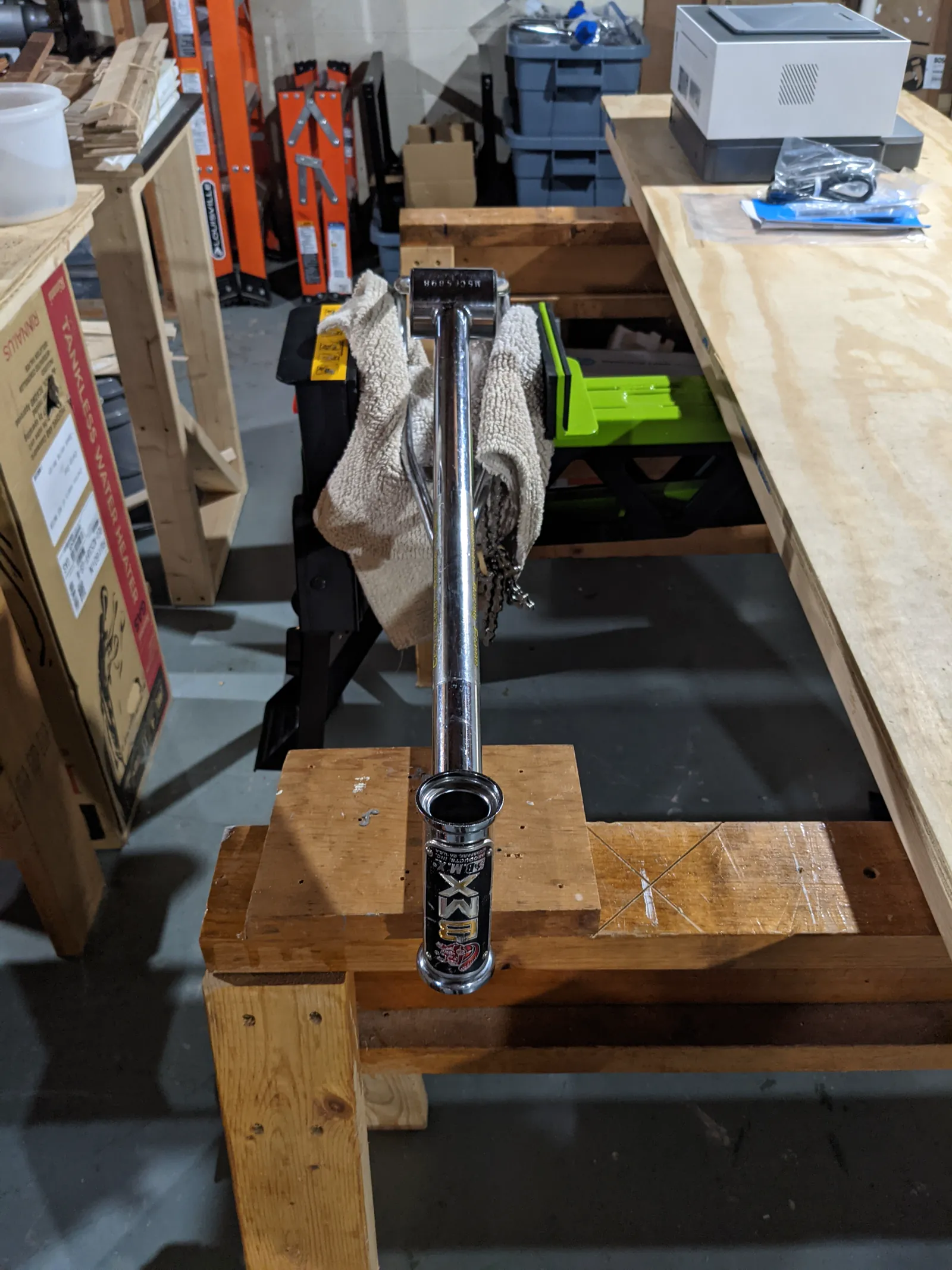 Californian frame positioned in a side fixture.