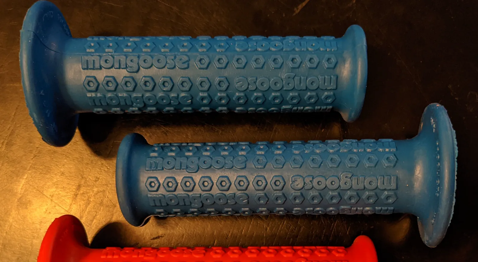 Blue grips selected for the 1985 bike.